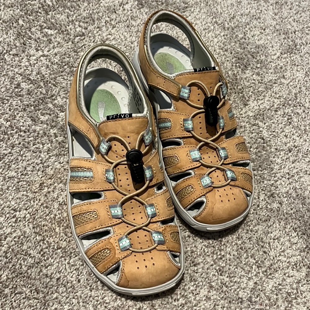Pr!vo sandals